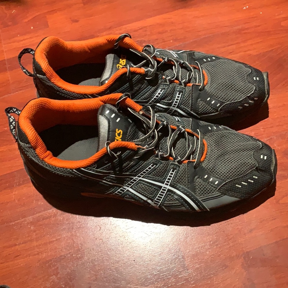 ASIC Shoes - Picture 3 of 6